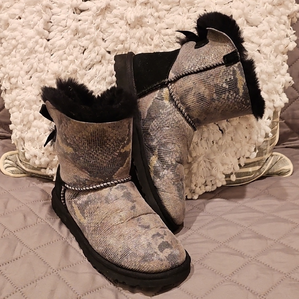 UGG Mini Bailey Bow Snake Boots